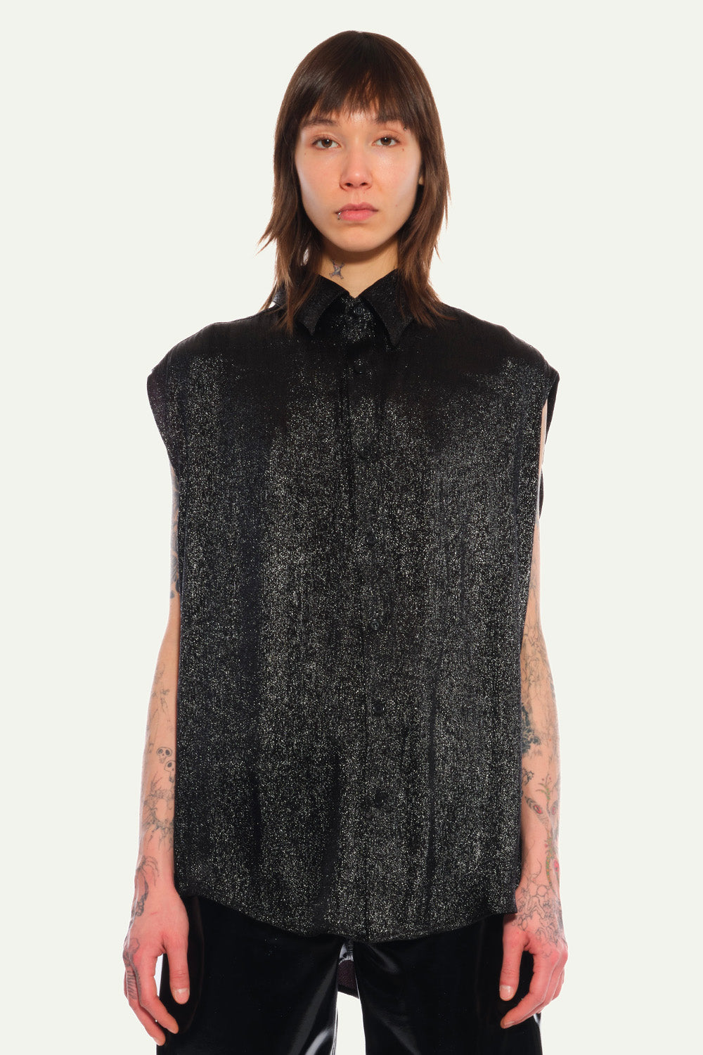 BLACK SLEEVELESS SHIRT